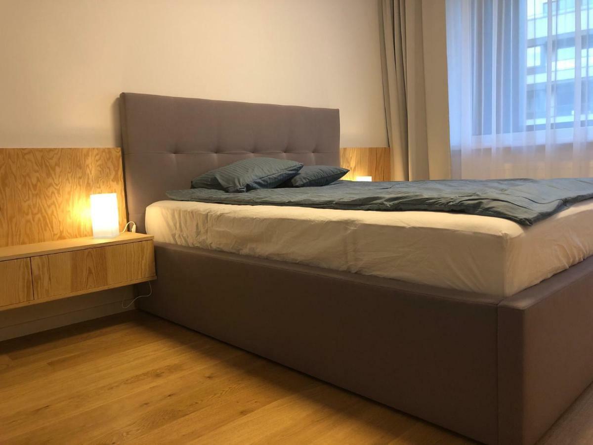 New Modern Urban Apartment Bratislava Exterior foto